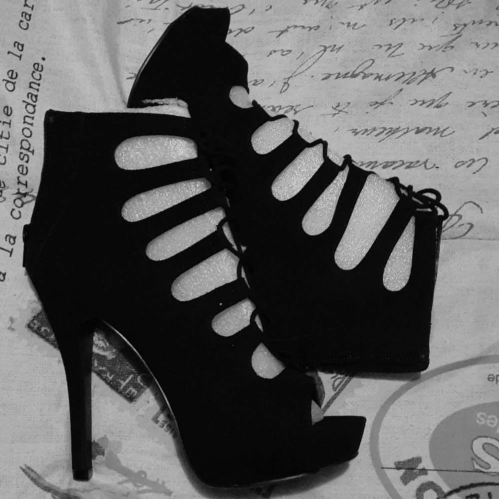 Womens Size 8 Doll House Heels